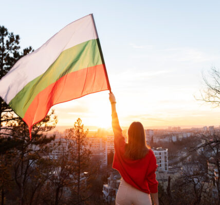 The date of Romanias and Bulgarias land-based Schengen admission will be determined after March 31